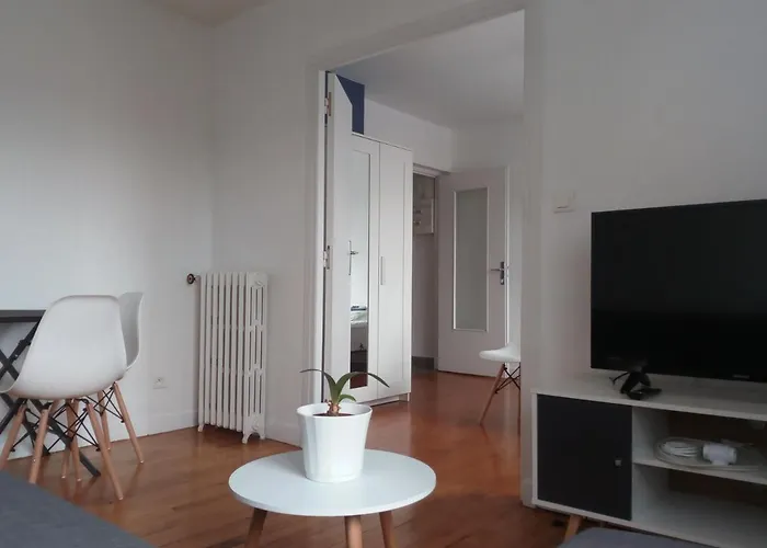 Charmant F2 Avec Vue, Proche Centre